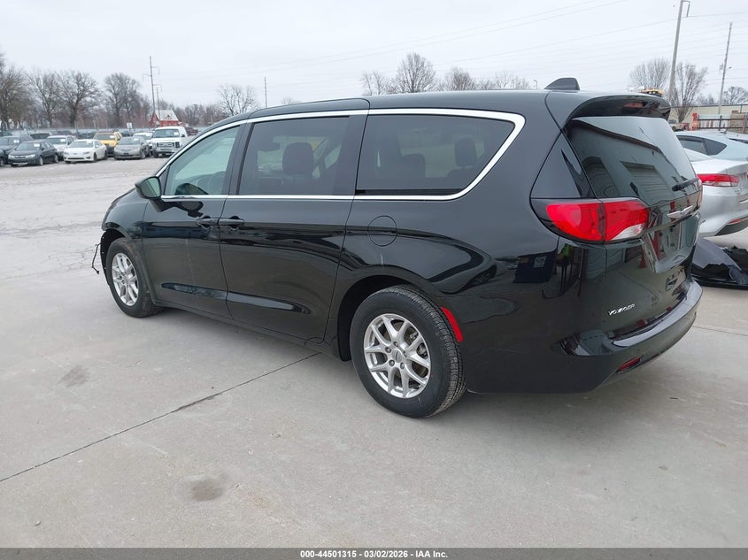 2024 Chrysler Voyager Lx