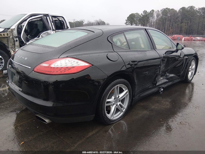 2013 Porsche Panamera 2/4/4 Platinum Edition/Platinum Edition