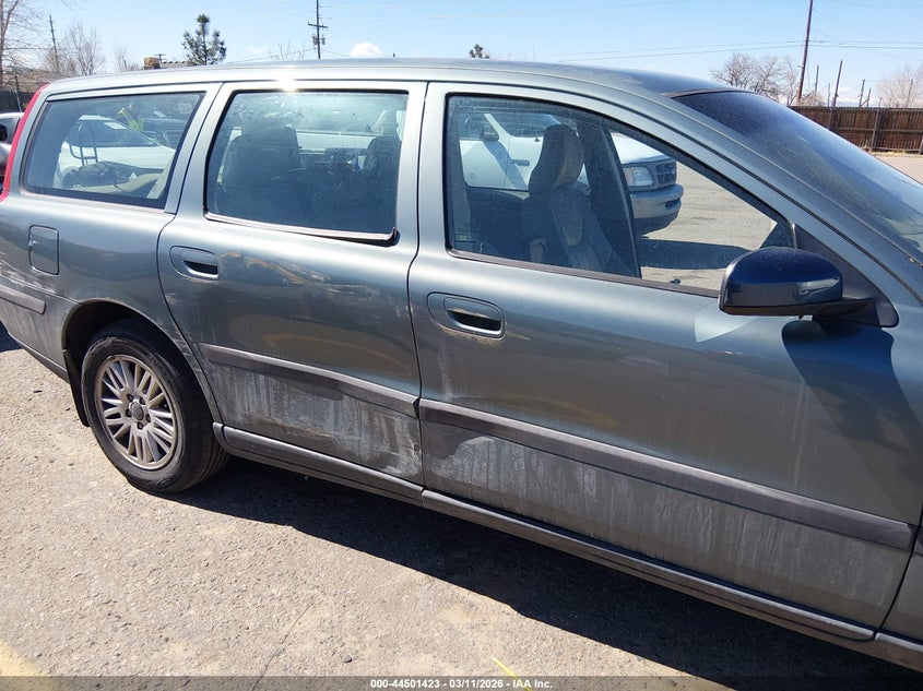 2004 Volvo V70 2.4 VIN: YV1SW64A442357084 Lot: 44501423