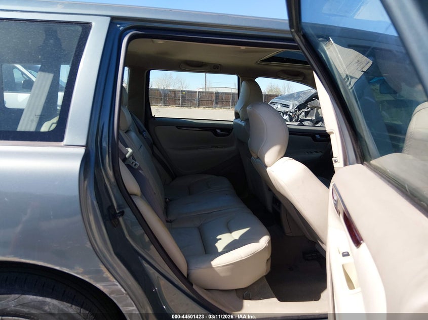 2004 Volvo V70 2.4 VIN: YV1SW64A442357084 Lot: 44501423