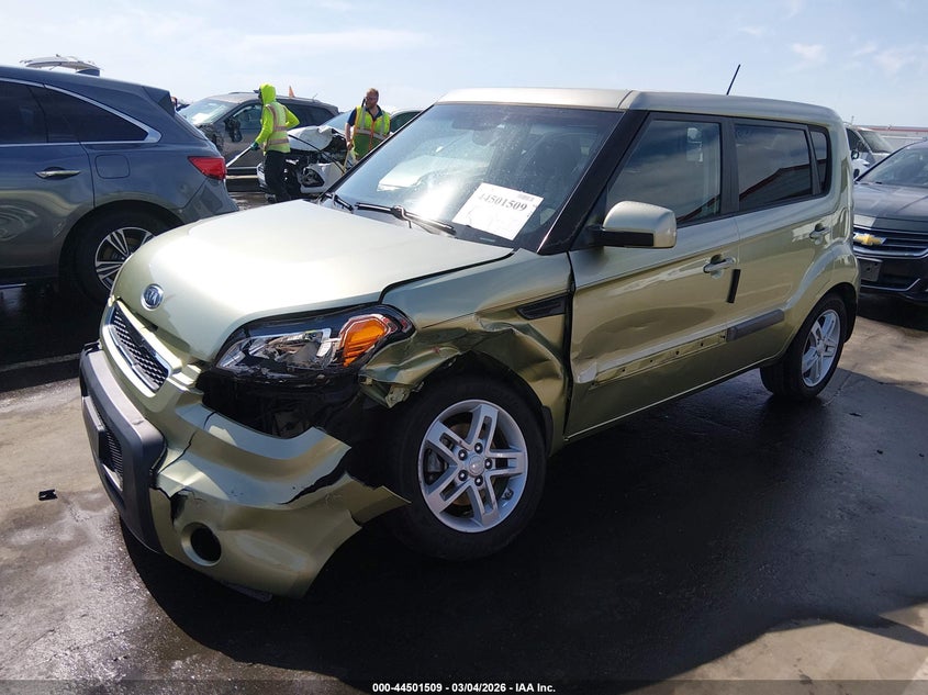 2011 Kia Soul +