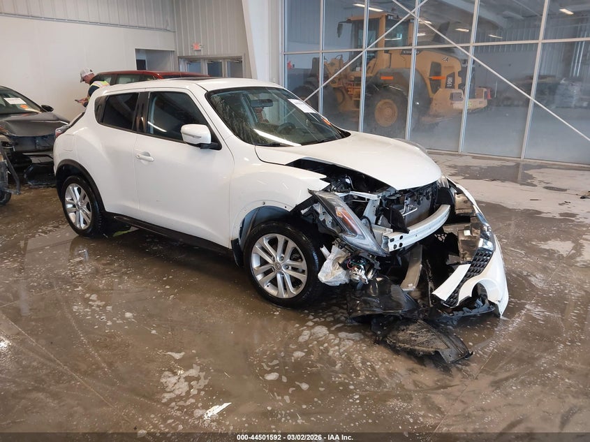 2015 NISSAN JUKE SV