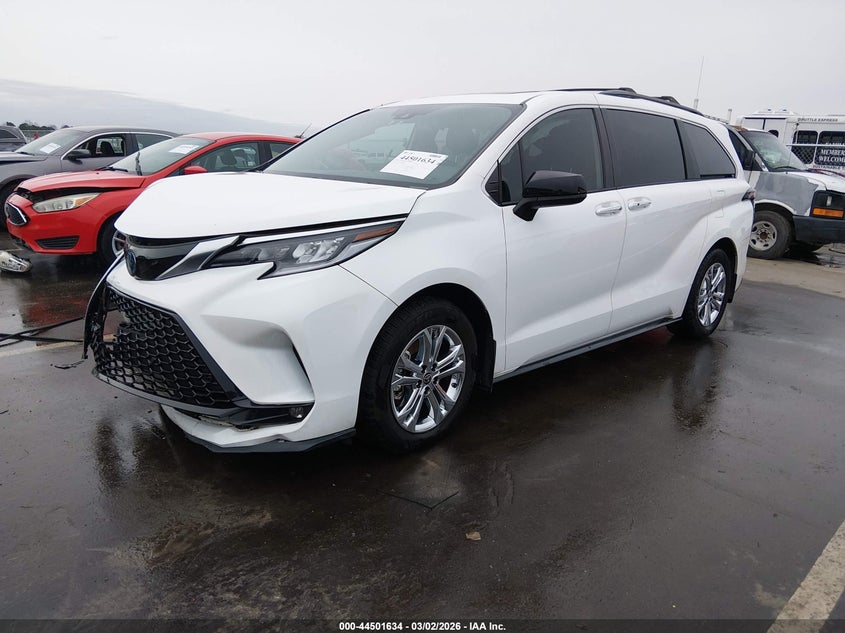 2022 Toyota Sienna Xse