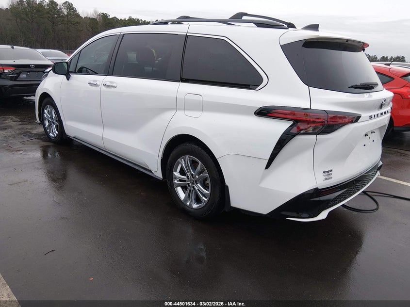 2022 Toyota Sienna Xse