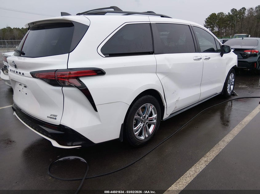 2022 Toyota Sienna Xse