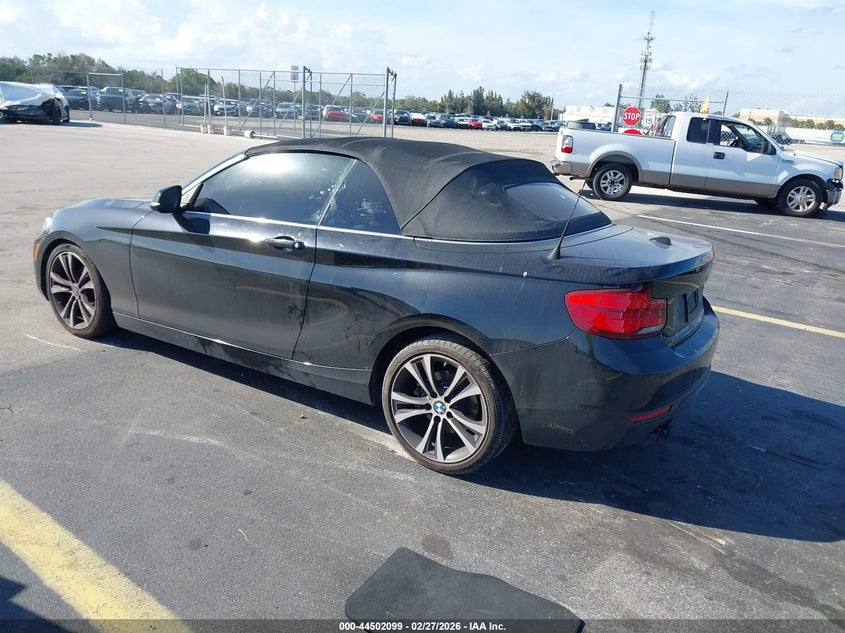 VIN: WBA2M7C56JVD51464 2018 BMW 230I