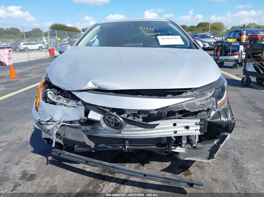 VIN JTDEPMAE9NJ226381 2022 TOYOTA COROLLA LE
