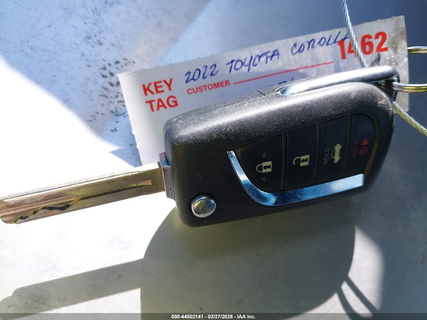 VIN JTDEPMAE9NJ226381 2022 TOYOTA COROLLA LE
