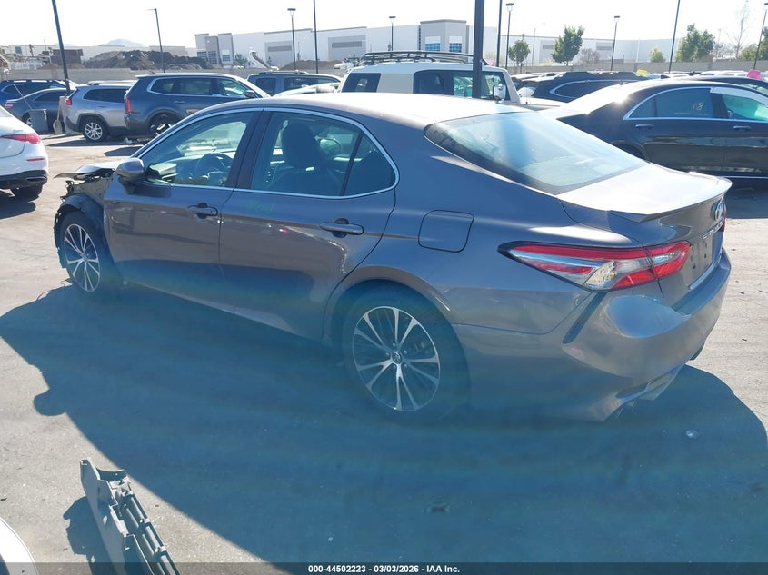 2018 Toyota Camry Hybrid Se