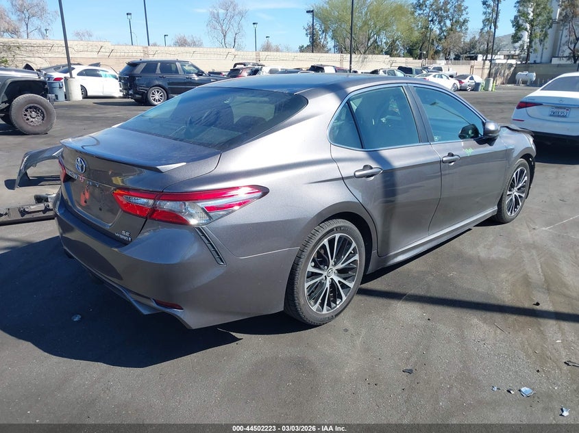 2018 Toyota Camry Hybrid Se