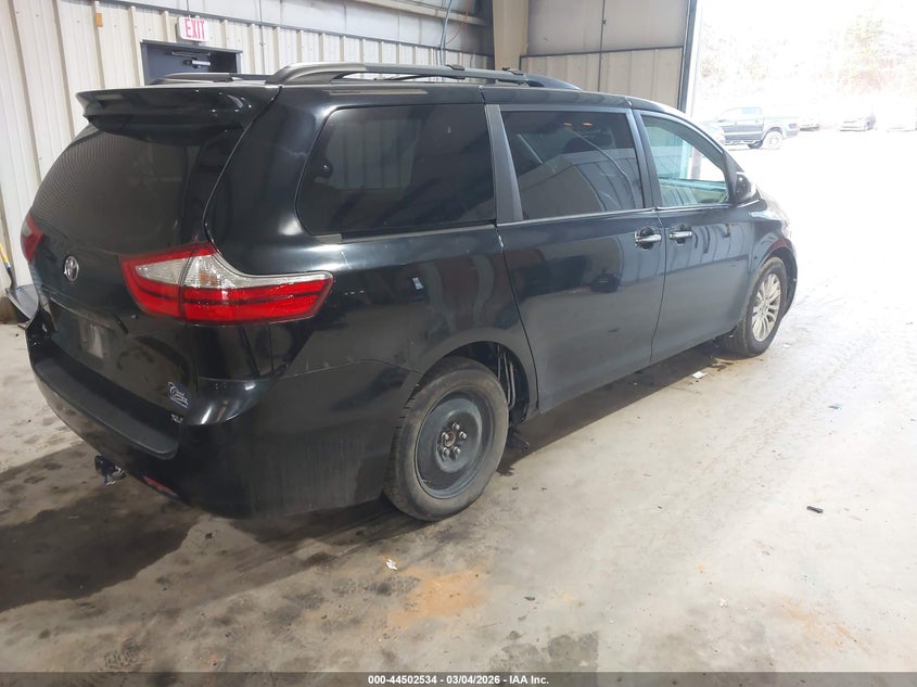 2016 Toyota Sienna Xle 8 Passenger
