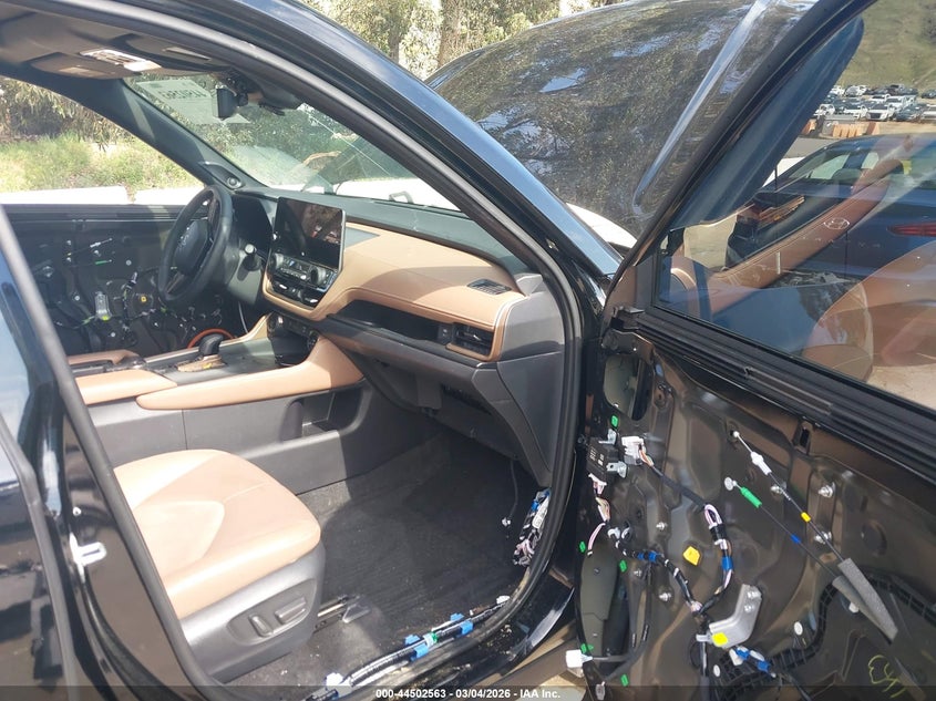 2025 Toyota Grand Highlander Hybrid Platinum Max