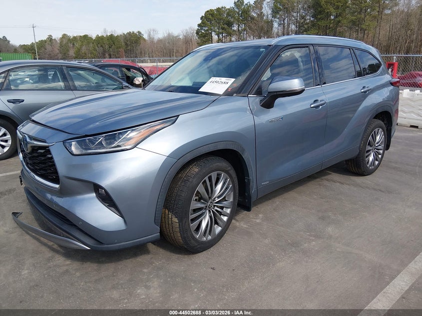 2021 Toyota Highlander Hybrid Platinum