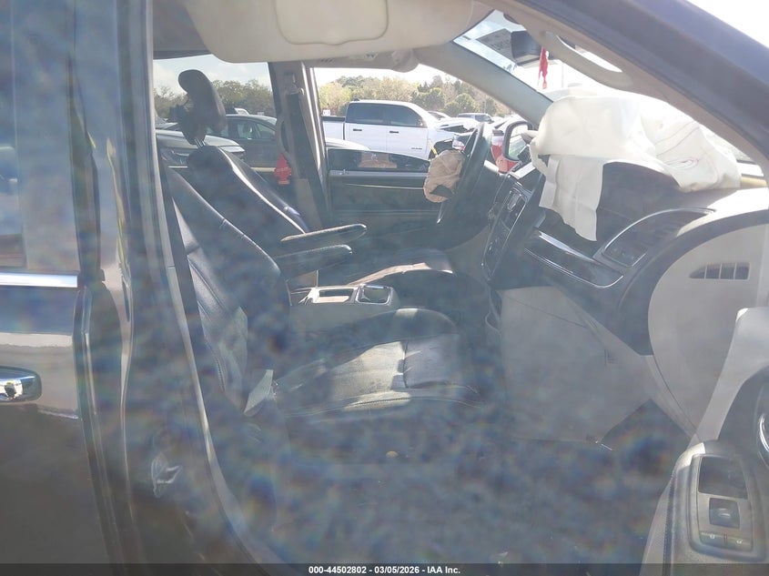 2012 Chrysler Town & Country Touring-L