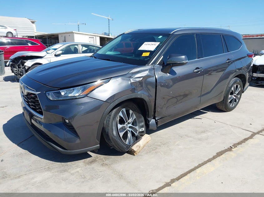 2020 Toyota Highlander Xle