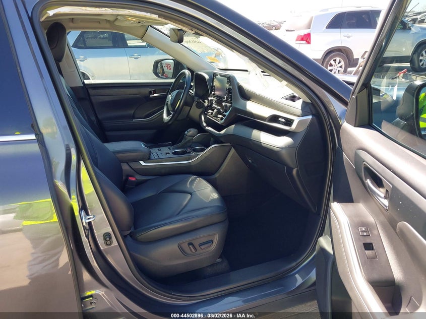 2020 Toyota Highlander Xle