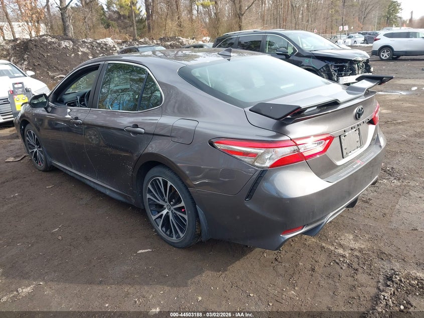 2020 Toyota Camry Se