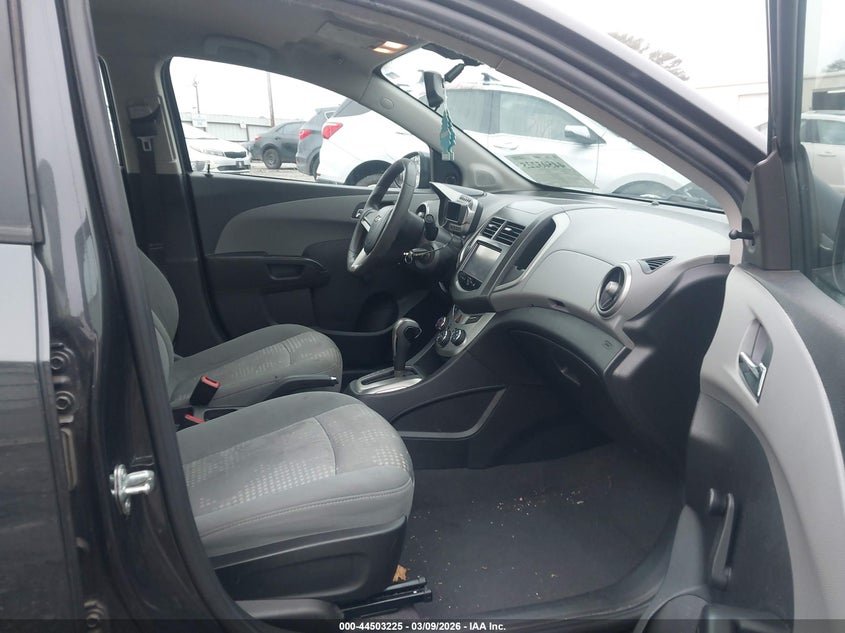 2014 Chevrolet Sonic Ls Auto