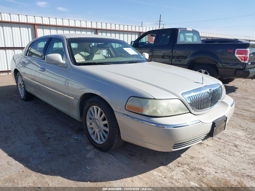 2004 Lincoln Town Car Ultimate