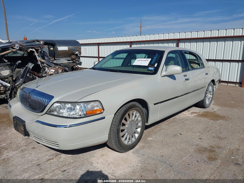 2004 Lincoln Town Car Ultimate