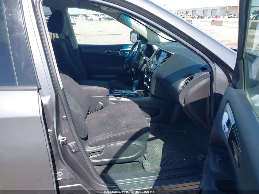 2016 Nissan Pathfinder Sv