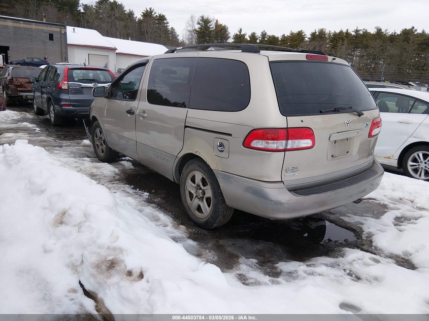 2002 Toyota Sienna Le