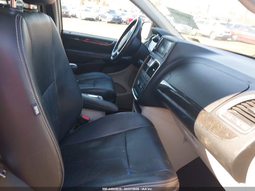 2011 Chrysler Town & Country Touring-L