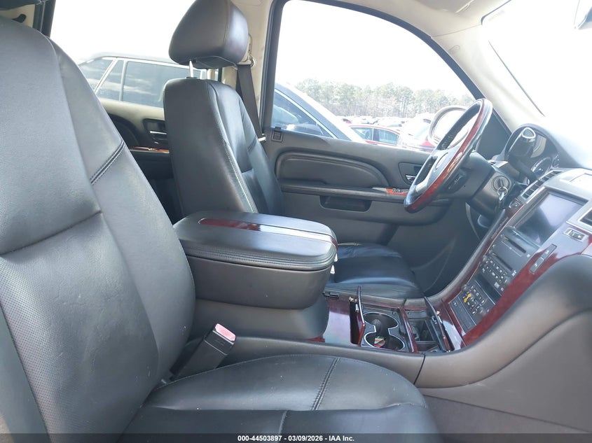 2010 Cadillac Escalade Luxury