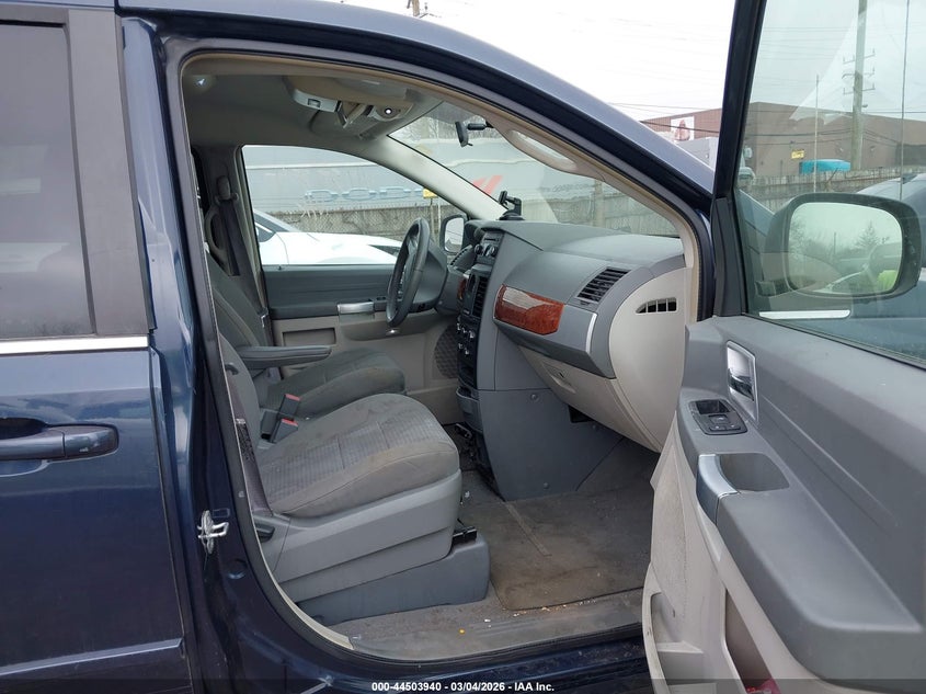 2008 Chrysler Town & Country Touring