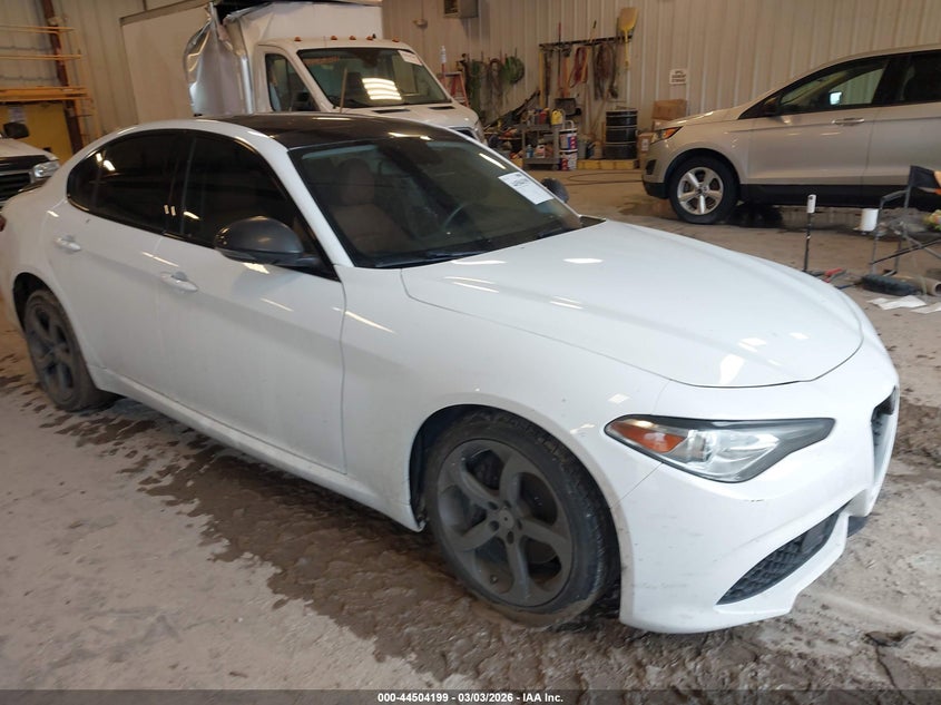 2017 Alfa Romeo Giulia Awd