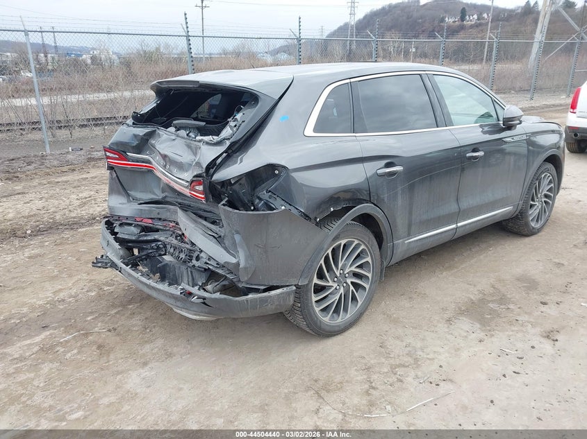 2020 Lincoln Nautilus Reserve