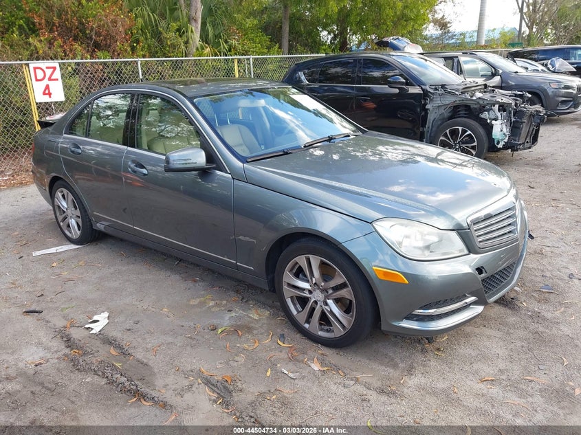 2012 Mercedes-Benz C 300 Luxury 4Matic