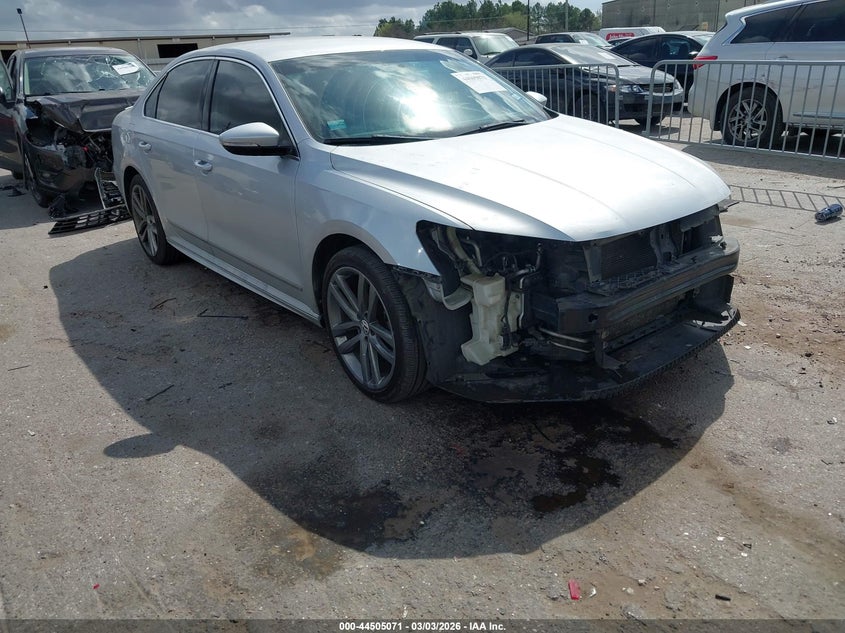 2016 Volkswagen Passat 1.8T R-Line