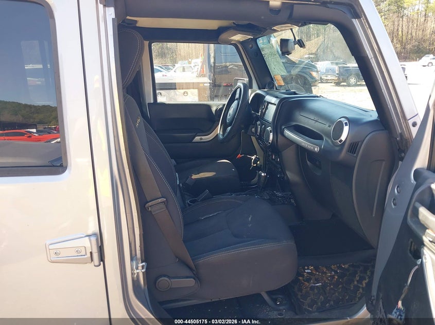 2013 Jeep Wrangler Unlimited Sahara