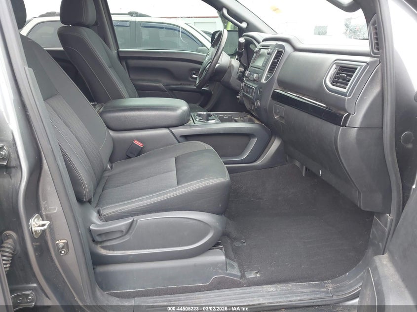 2019 Nissan Titan Sv