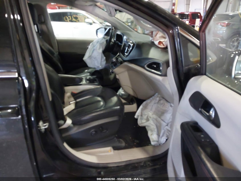 2020 Chrysler Pacifica Touring L Plus