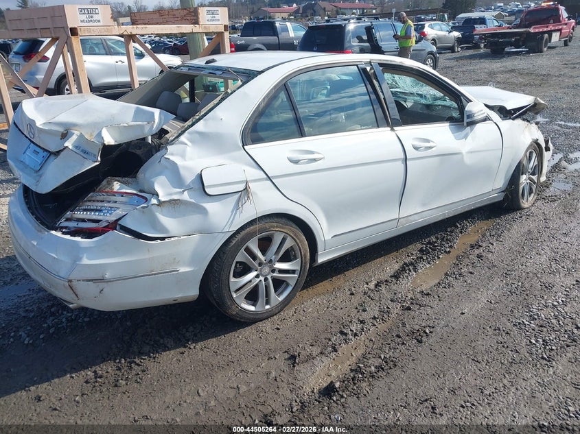 2013 Mercedes-Benz C 300 Luxury 4Matic/Sport 4Matic