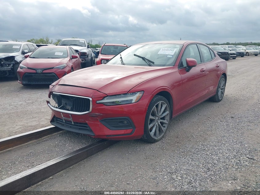 Vin: 7jr102fk9mg094144, lot: 45002048, volvo s60 t5 momentum 20212
