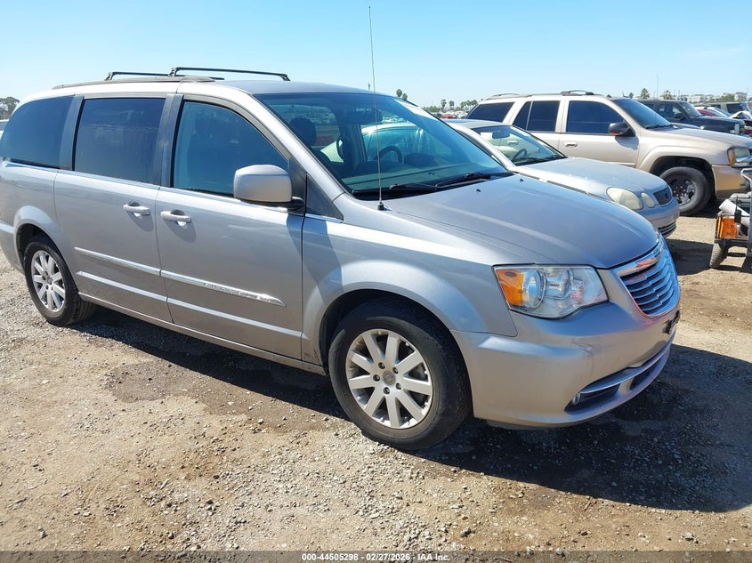 2016 Chrysler Town & Country Touring