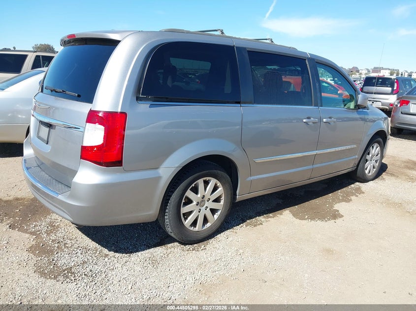 2016 Chrysler Town & Country Touring