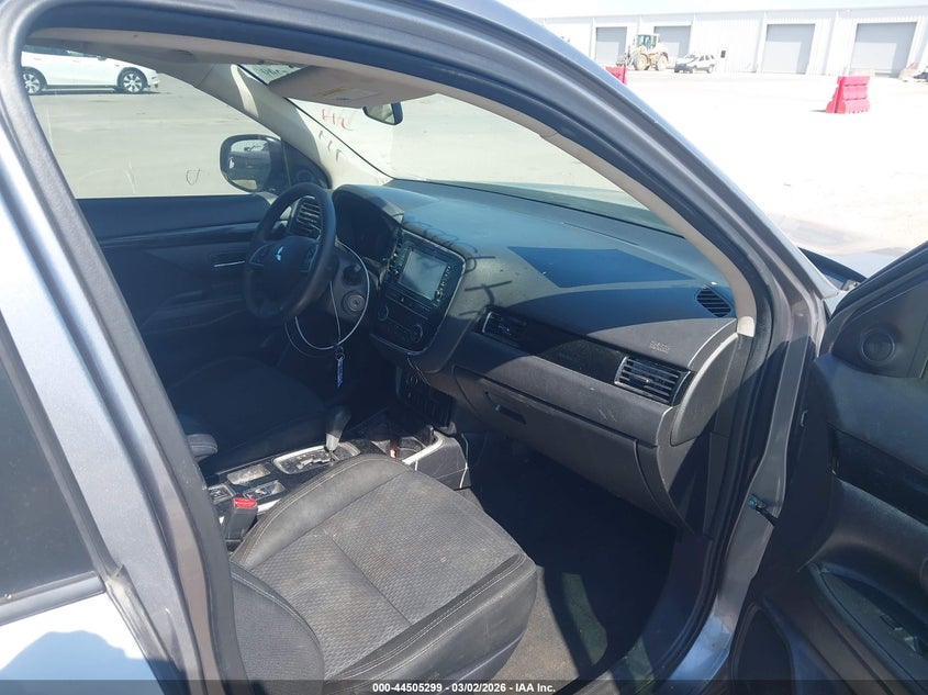 2019 Mitsubishi Outlander Es