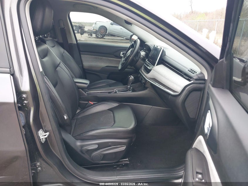 2022 Jeep Compass Latitude Fwd