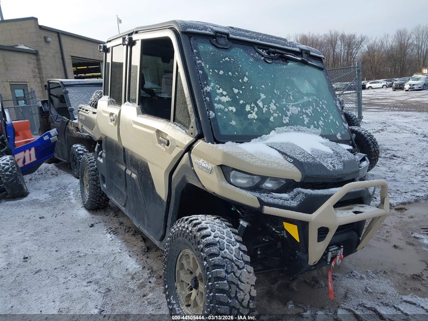 2025 CAN-AM DEFENDER MAX  (VIN: 3JBUUAX45SK002698)
