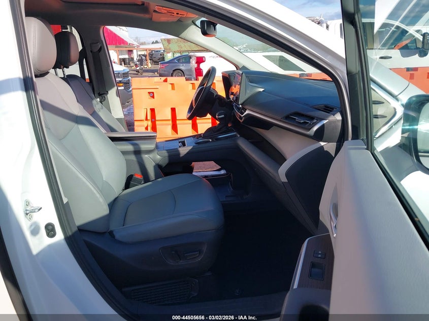 2023 Toyota Sienna Xle