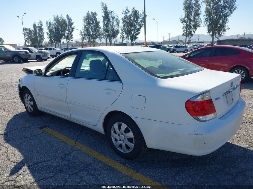 2005 Toyota Camry Le