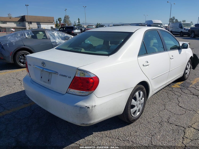 2005 Toyota Camry Le