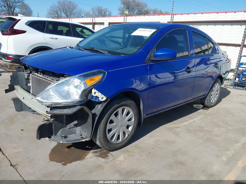 2017 Nissan Versa 1.6 S+