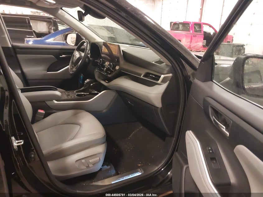 2024 Toyota Highlander Xle