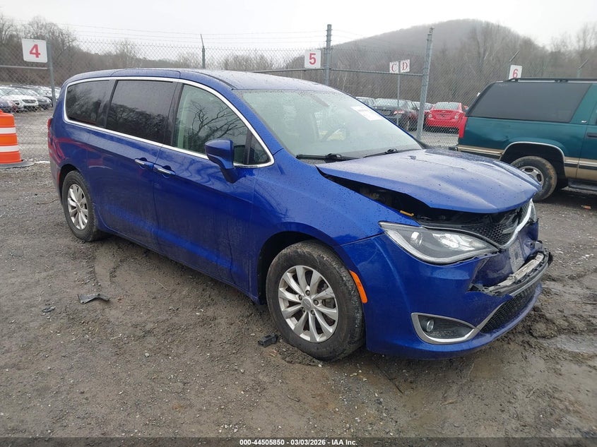 2018 Chrysler Pacifica Touring Plus