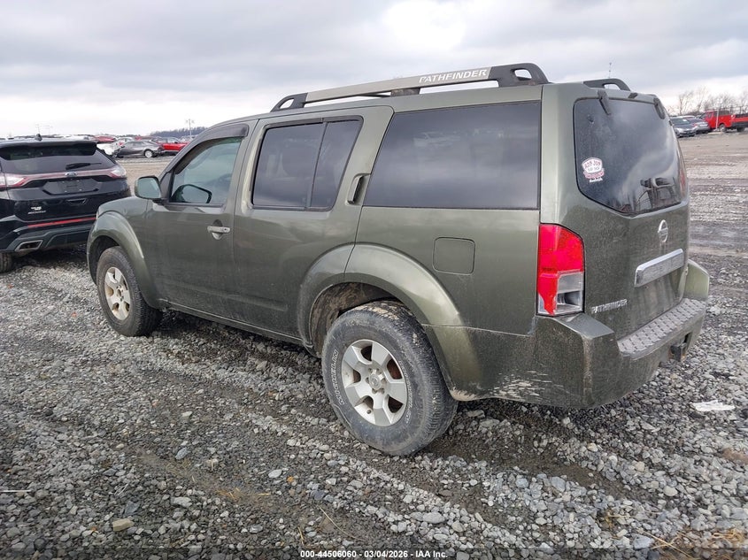 2005 Nissan Pathfinder Se